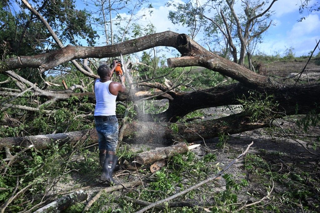 Jamaika lakói megkezdték a romok eltakarítását a Melissa hurrikán pusztítása után