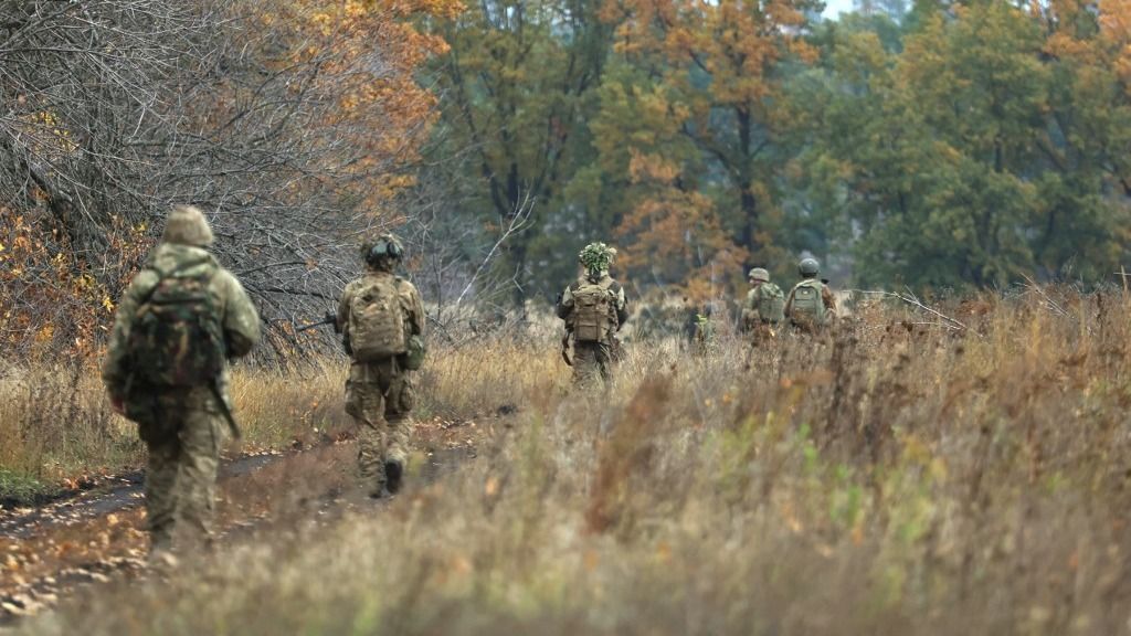 Észtország 2027-től egy évre növeli a kötelező sorkatonai szolgálat időtartamát (Fotó: AFP)