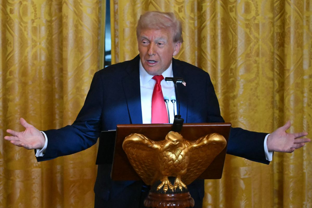 Trump Putyinnal tárgyal, mielőtt Zelenszkijt fogadja a Fehér Házban