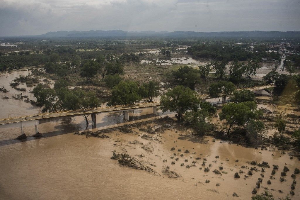 Hatalmas áradás sújtja Mexikót (Fotó: HECTOR QUINTANAR / AFP)