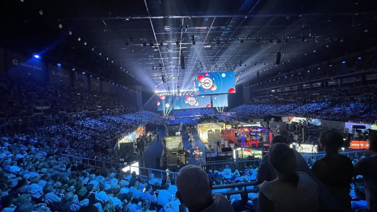 Orbán Viktor: Indul a DPK roadshow + videó