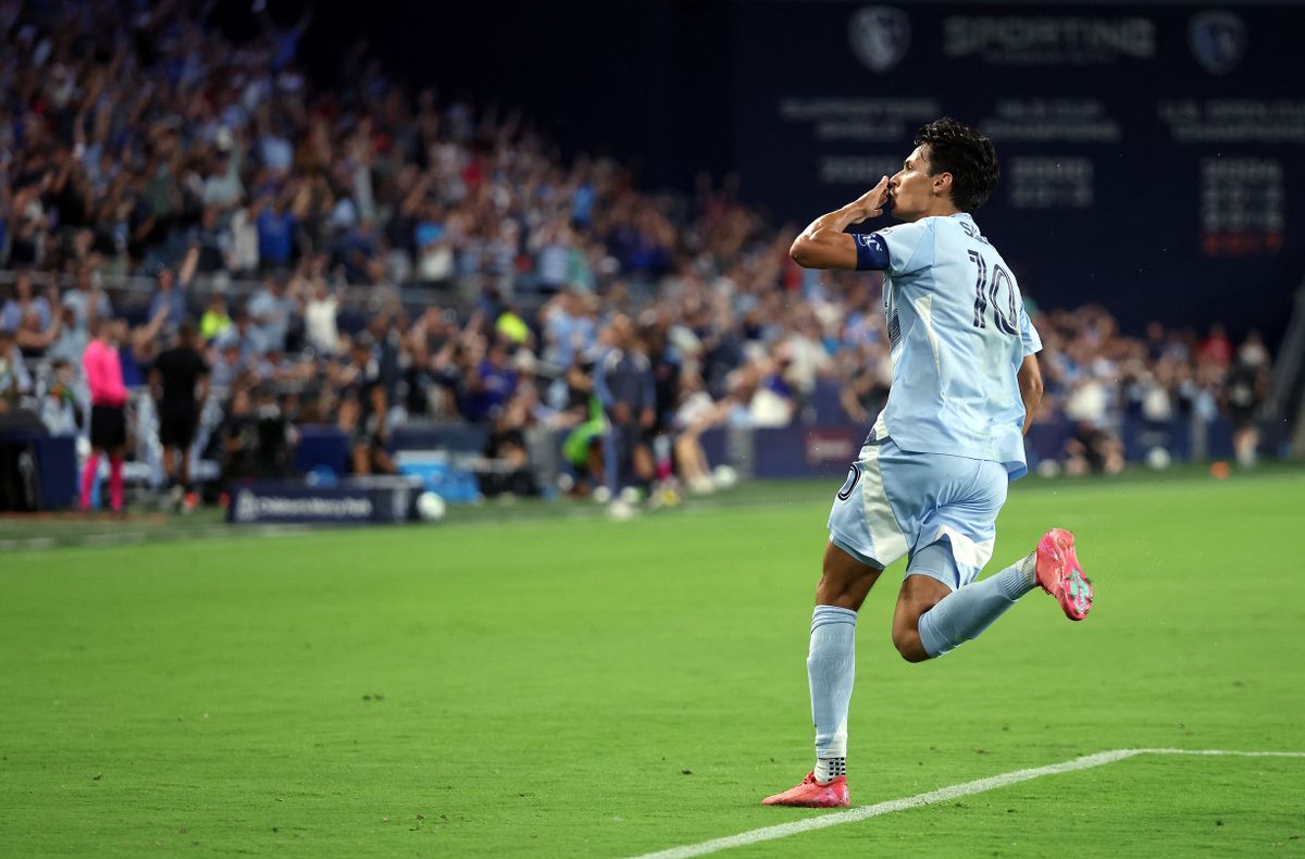 KANSAS CITY, KANSAS - JULY 19: Dániel Sallói #10 of Sporting Kansas City celebrates after scoring during the second half of the match against New York City at Children's Mercy Park on July 19, 2025 in Kansas City, Kansas.   Jamie Squire/Getty Images/AFP (Photo by JAMIE SQUIRE / GETTY IMAGES NORTH AMERICA / Getty Images via AFP)