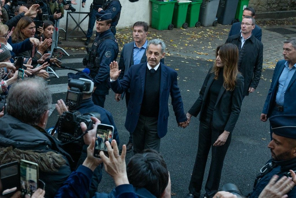 Nicolas Sarkozy megkezdi ötéves börtönbüntetését (Fotó: LOUIS DE DUCLA / Hans Lucas)