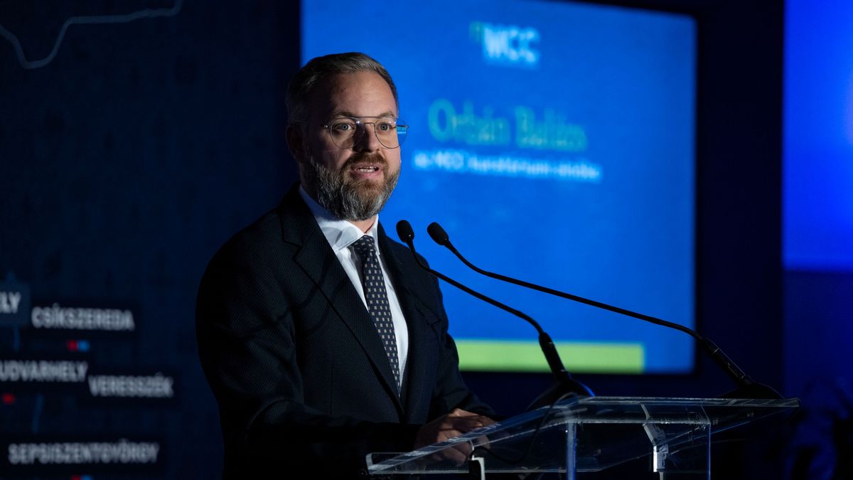 Budapest, 2025. szeptember 19.
Orbán Balázs, az MCC kuratóriumának elnöke, a miniszterelnök politikai igazgatója beszédet mond a Mathias Corvinus Collegium (MCC) központi tanévnyitó ünnepségén Budapesten 2025. szeptember 19-én.
MTI/Bodnár Boglárka
