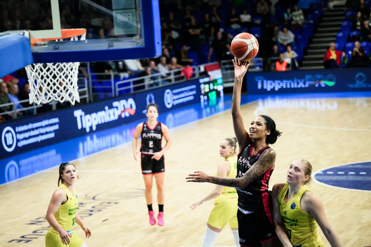 A francia csapat a palánkok alatt is a Sopron Basket fölé emelkedett