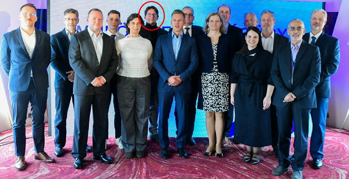 A Tisza Párt konferenciának nevezett egészségügyi rendezvényének résztveői, köztük Túri Péter (Forrás: Facebook)