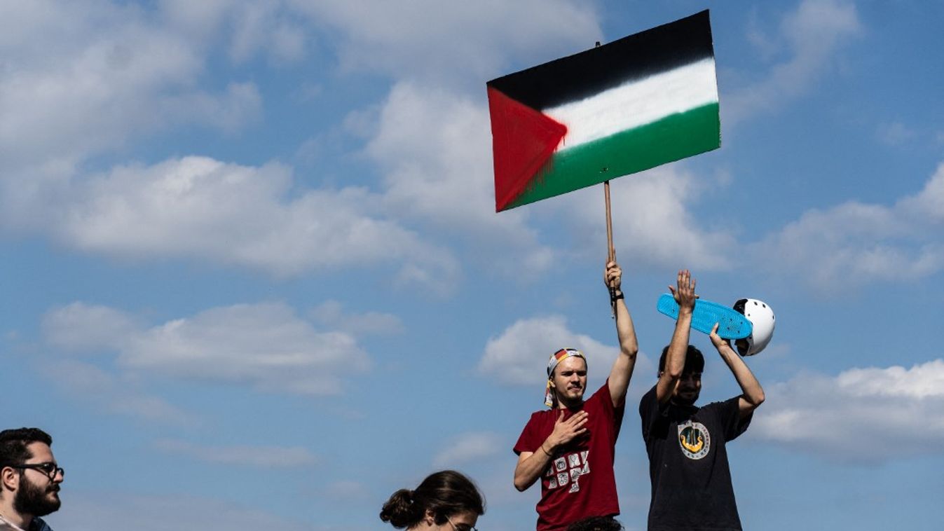 Izrael-ellenes tüntetők okoznak káoszt Olaszországban (Fotó: AFP)