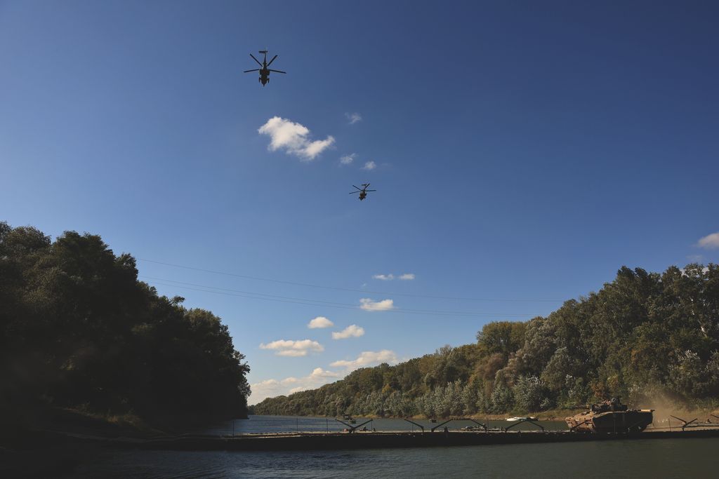 Adaptive Hussars 2025 országvédelmi gyakorlat pontonhíd Tisza