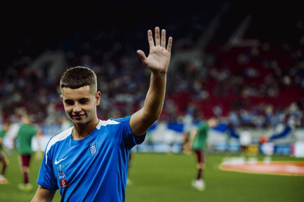 Hrisztosz Muzakitisz, az Olimpiakosz görög válogatott játékosa vezeti a Golden Boy-díj internetes verzióját, Christos Mouzakitis, Hrisztosz Muzakitisz, Golden Boy, Olympiacos, Olimpiakosz, görög válogatott, Görögország