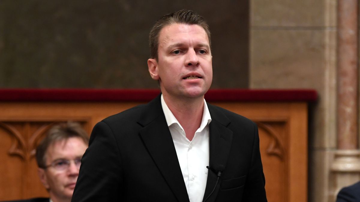 Brüsszel retteghet: Menczer Tamás szerint a békepárti fordulat elkerülhetetlen