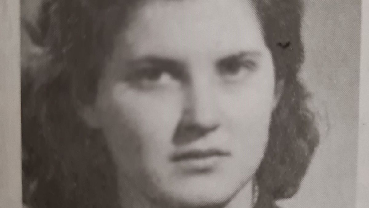 Dénes Mária 1957-ben, kizárása után.