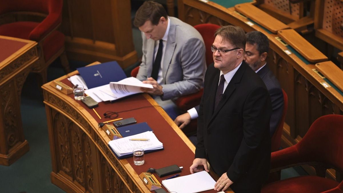 A kormány elítéli, ha külföldről korlátozzák a képviselők véleménynyilvánítási szabadságát
