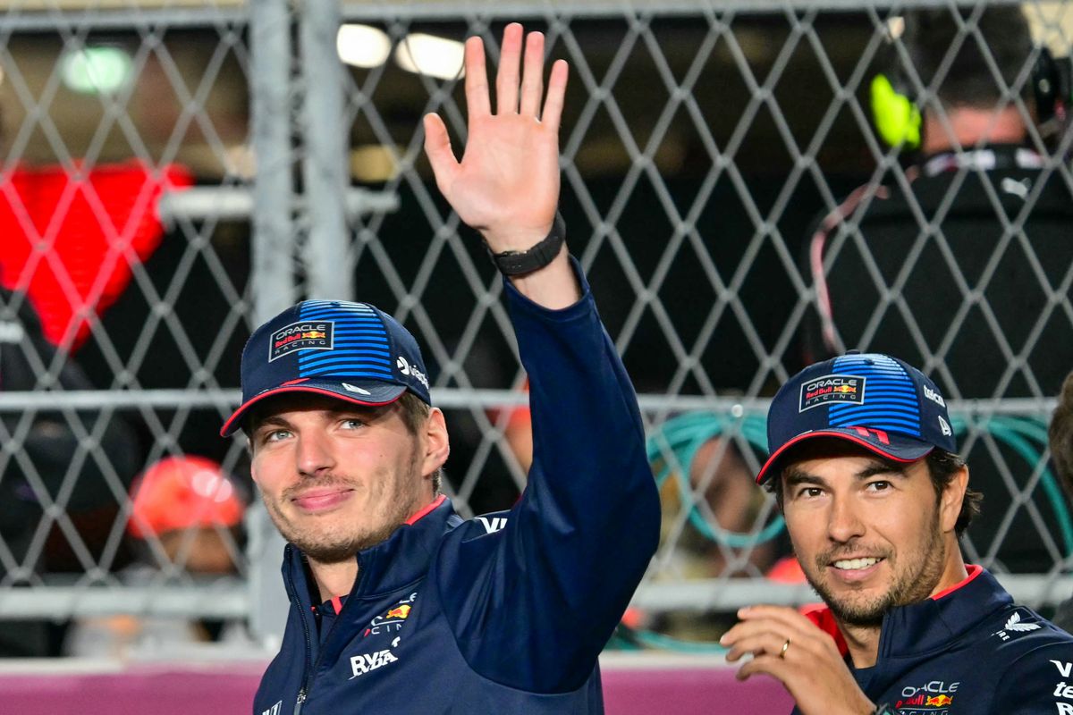 Sergio Pérez (jobbra) éveket töltött el Max Verstappen árnyékában