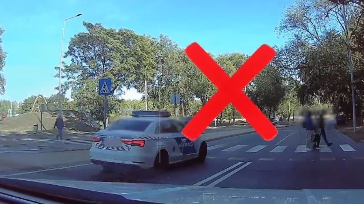 Elsőre nem tűnhet úgy, mégis szabályt sértett a rendőrautó sofőrje + videó