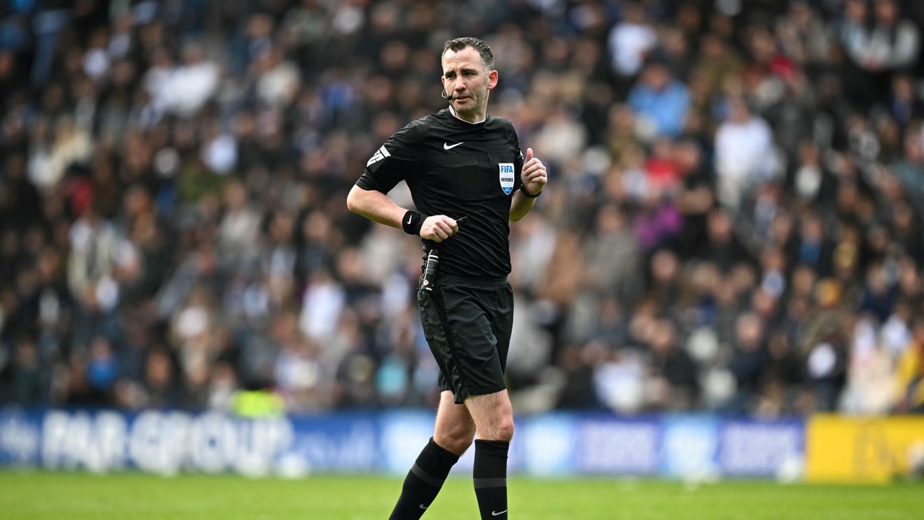 Chris Kavanagh a Liverpool és az Arsenal 2023/24-es meccsén nagyot hibázott, Szoboszlai Dominik is ott volt akkor a pályán