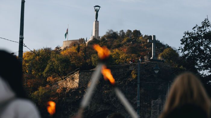 fáklyás emlékmenet