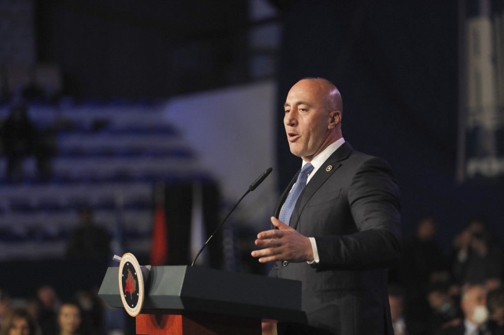 Ramush Haradinaj volt kormányfő Szövetség Koszovó Jövőjéért (AAK) nevű pártja és koalíciós partnerei 7,6 százalékot szereztek meg.