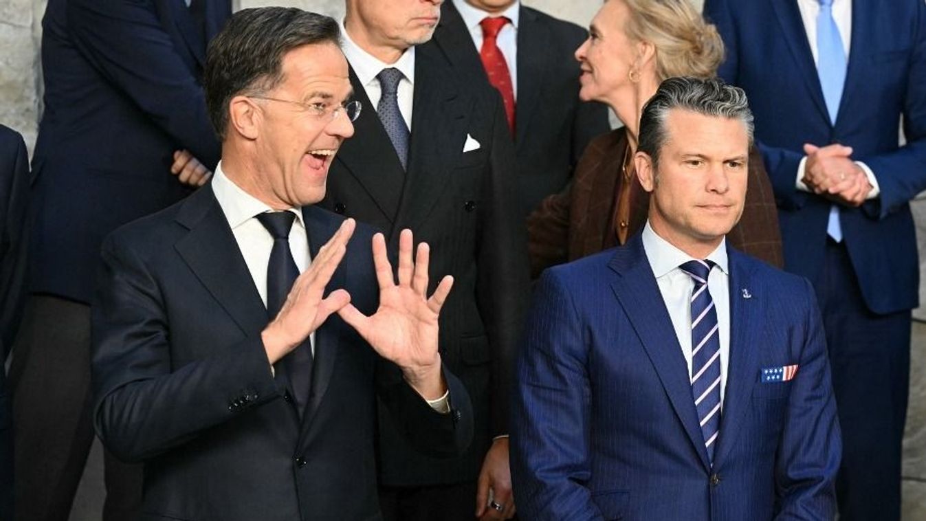 Mark Rutte NATO főtitkár és Pete Hegseth, az Amerikai Egyesült Államok védelmi minisztere az október 15-i találkozón
