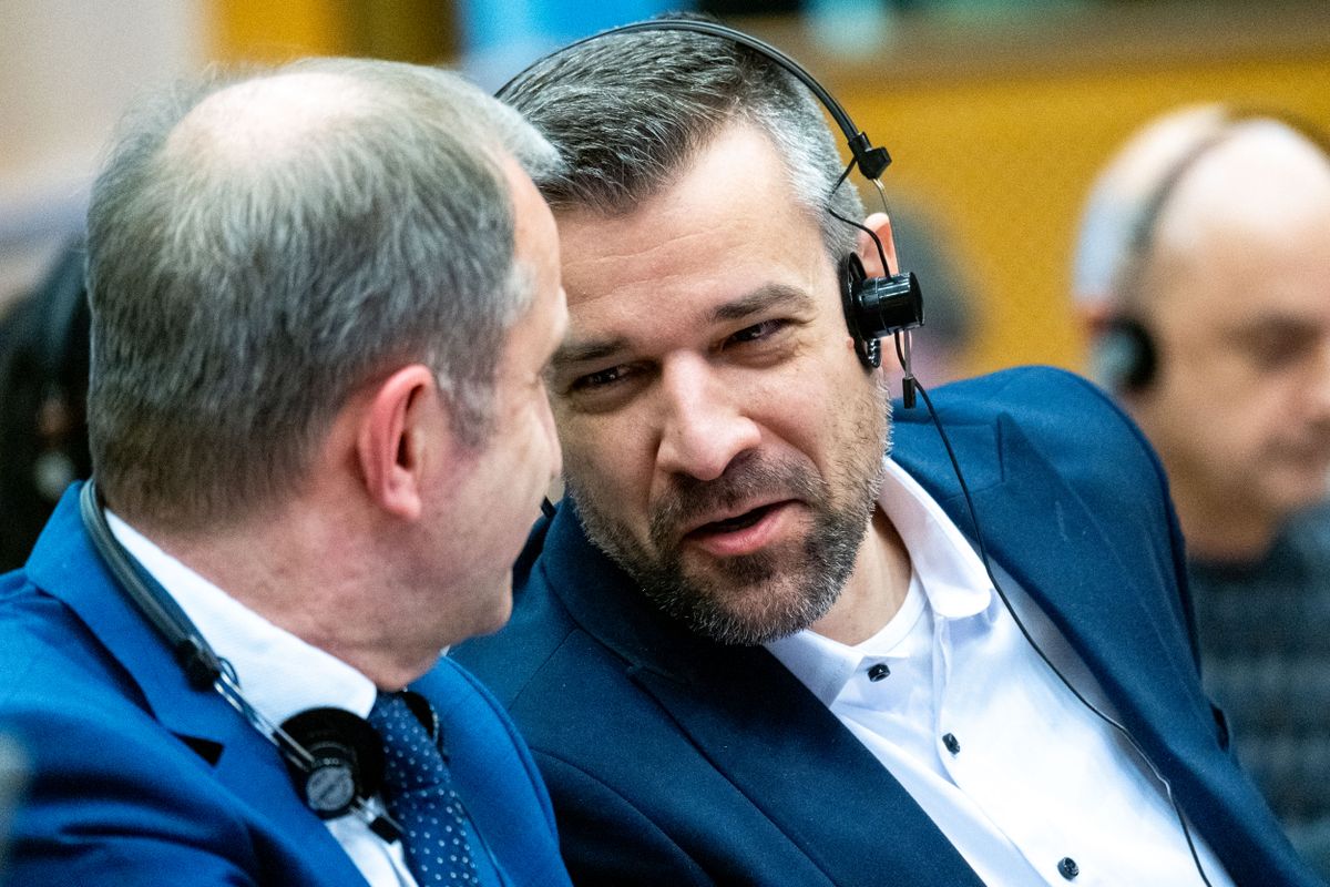 Világosan látszik, hogy az EP háborúpárti többsége azért támadja Magyarországot, mert békepárti álláspontot képviselünk – jelentette ki László András