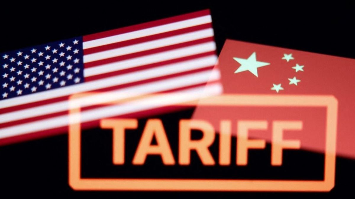 Trump üzent Pekingnek: 100 százalékos vámot vetne ki a kínai árukra