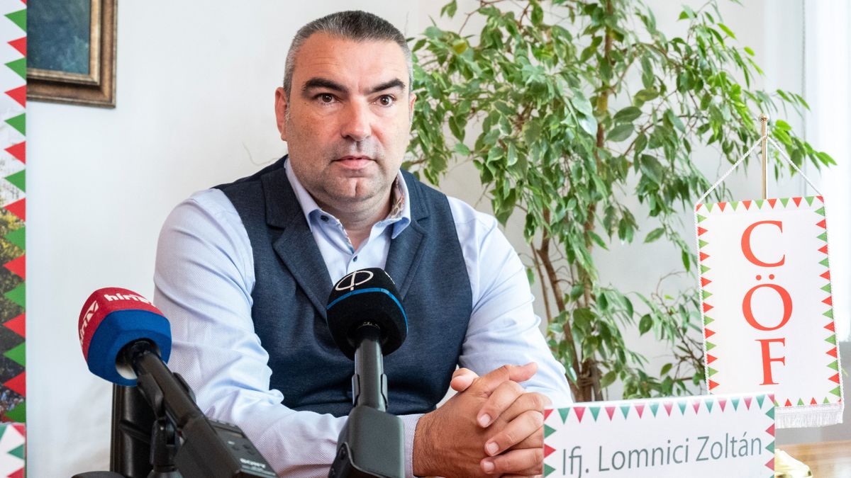 Budapest, 2025. június 11.
Ifj. Lomnici Zoltán, a CÖF-CÖKA szóvivője a Civil Összefogás Fórum - Civil Összefogás Közhasznú Alapítvány (CÖF-CÖKA), az Egyre átláthatatlanabb a hazai NGO-k pénzügyi helyzete, valamint az Átlátszó.hu és az Átlátszónet Alapítvány, mint a külföldről érkező pénzek zsoldosai címmel tartott sajtótájékoztatóján a CÖF-CÖKA budapesti irodájában 2025. június 11-én.
MTI/Szigetváry Zsolt