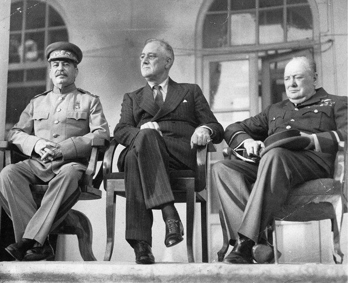Új világrend született a második világháború után. A fotón Sztálin Roosevelt és Churchill  (Forrás: Wikipédia)