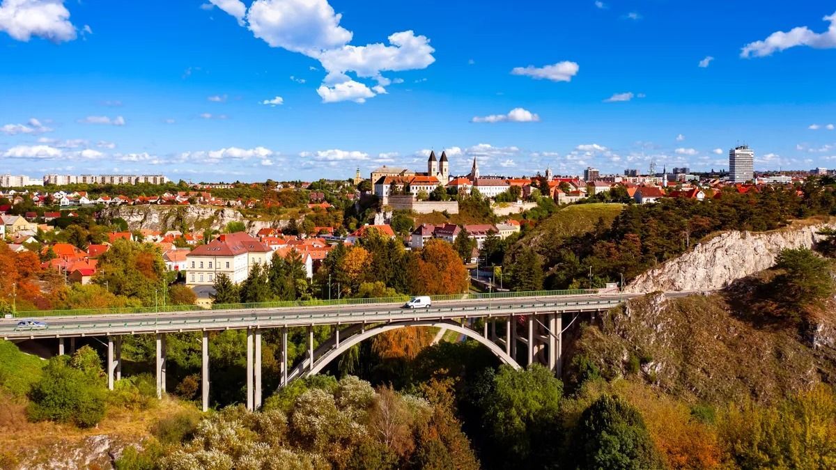 Lenyűgöző építmény, ám sajnos sokan lesznek öngyilkosok a Szent István völgyhídon