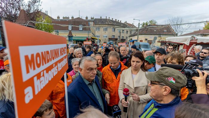 A pesterzsébeti piacon járt Orbán Viktor, elindult a háború elleni aláírásgyűjtés
Fidesz választási kampány
