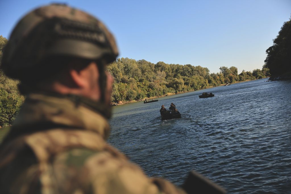 Adaptive Hussars 2025 országvédelmi gyakorlat pontonhíd Tisza