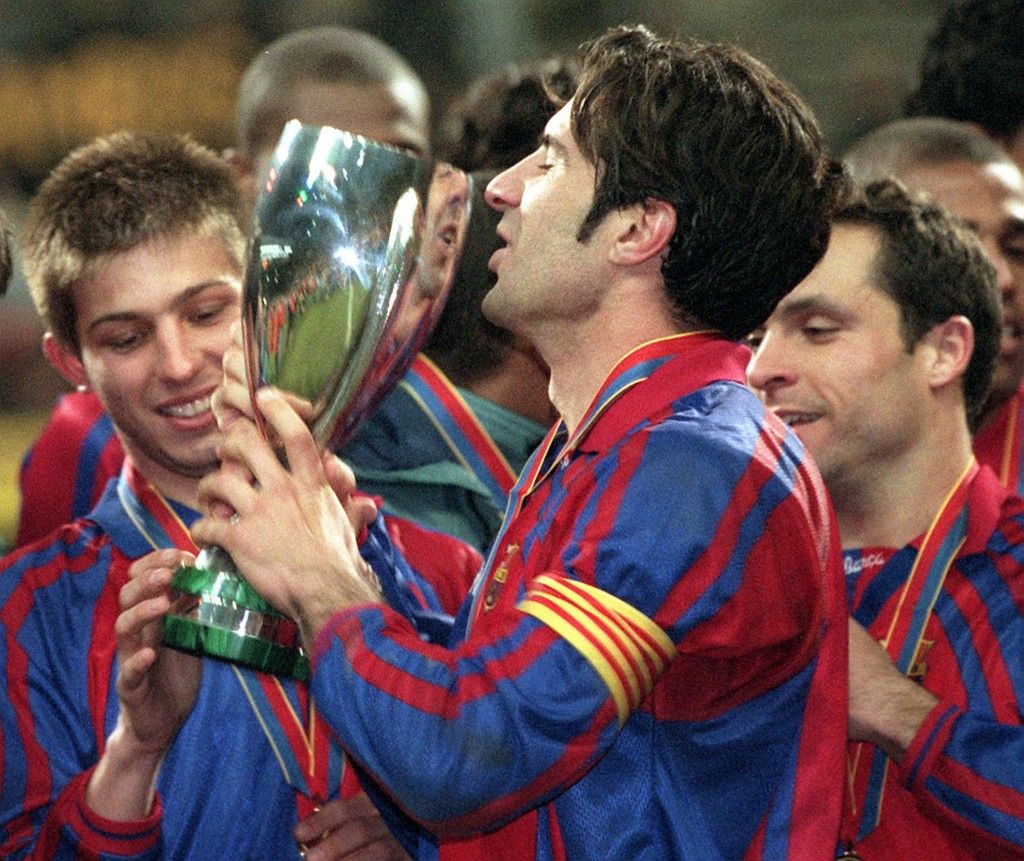 Luis Figo még a Barcelona csapatkapitányaként