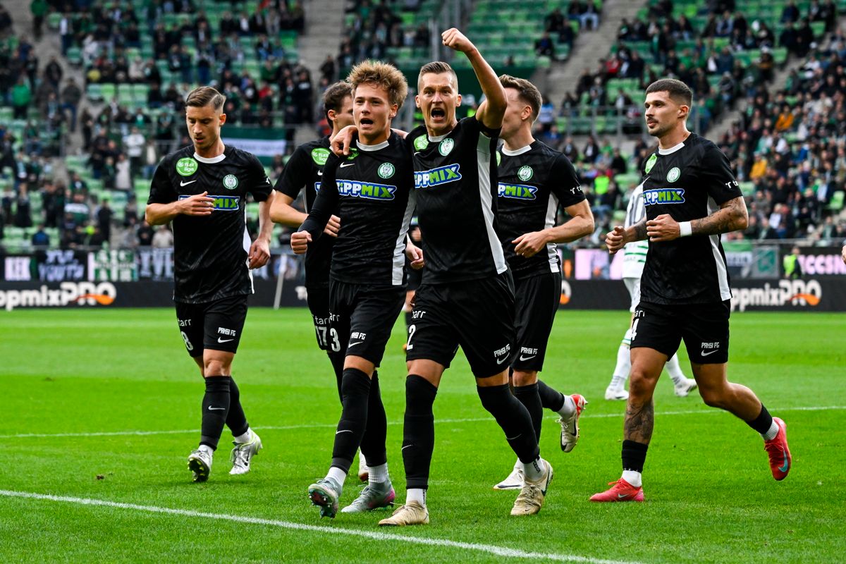 A Paksi FC egyedüli veretlen csapatként listavezető az NB I-ben