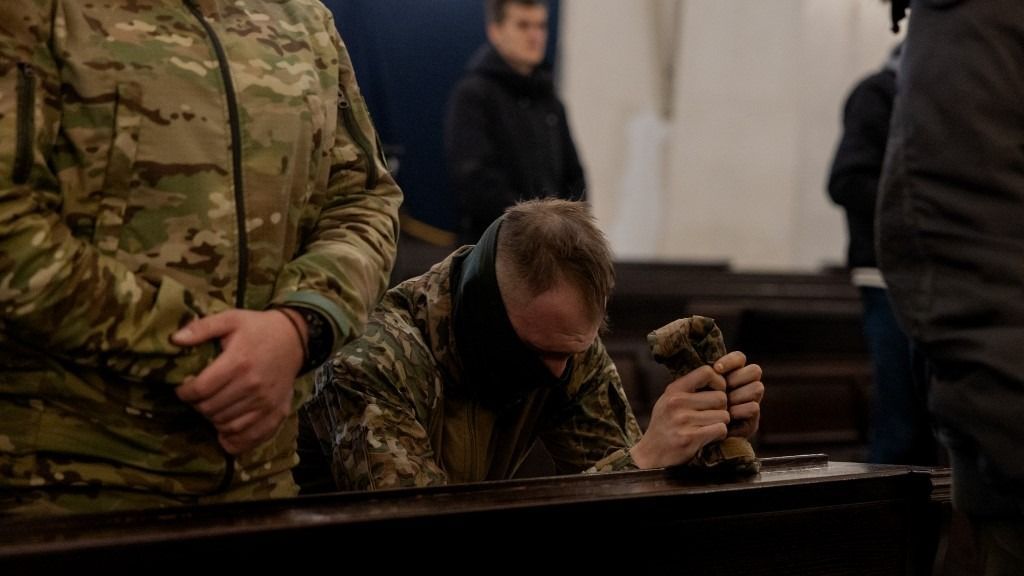 A harcok és légicsapások tovább sújtják Kijevet és több ukrán várost