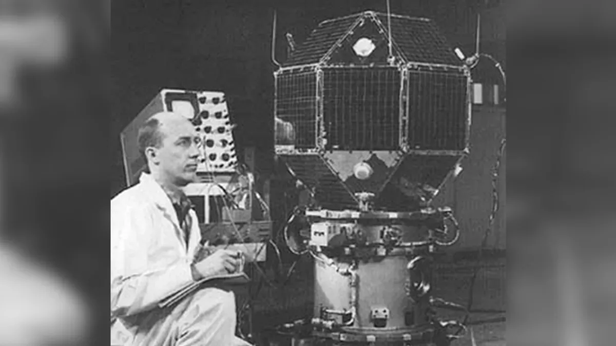A LES-1 katonai kommunikációs műholdat 1965-ben állították Föld körüli pályára