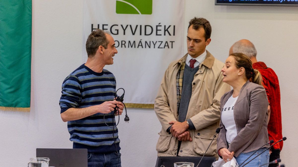 Hallgatnak a kutyák, pedig huszonkétezer embernek lett elege