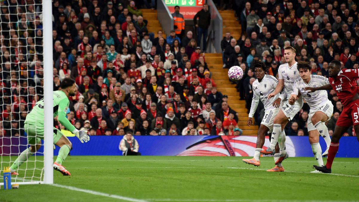 A rangadó eleje és vége is drámát hozott, óriási gödörben a Liverpool