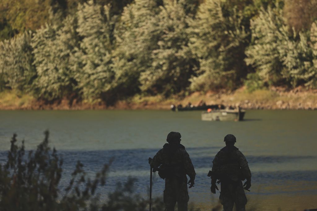 Adaptive Hussars 2025 országvédelmi gyakorlat pontonhíd Tisza