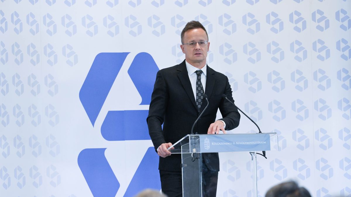 Szijjártó Péter fontos bejelentést tett, akcióban a háborúpárti erők