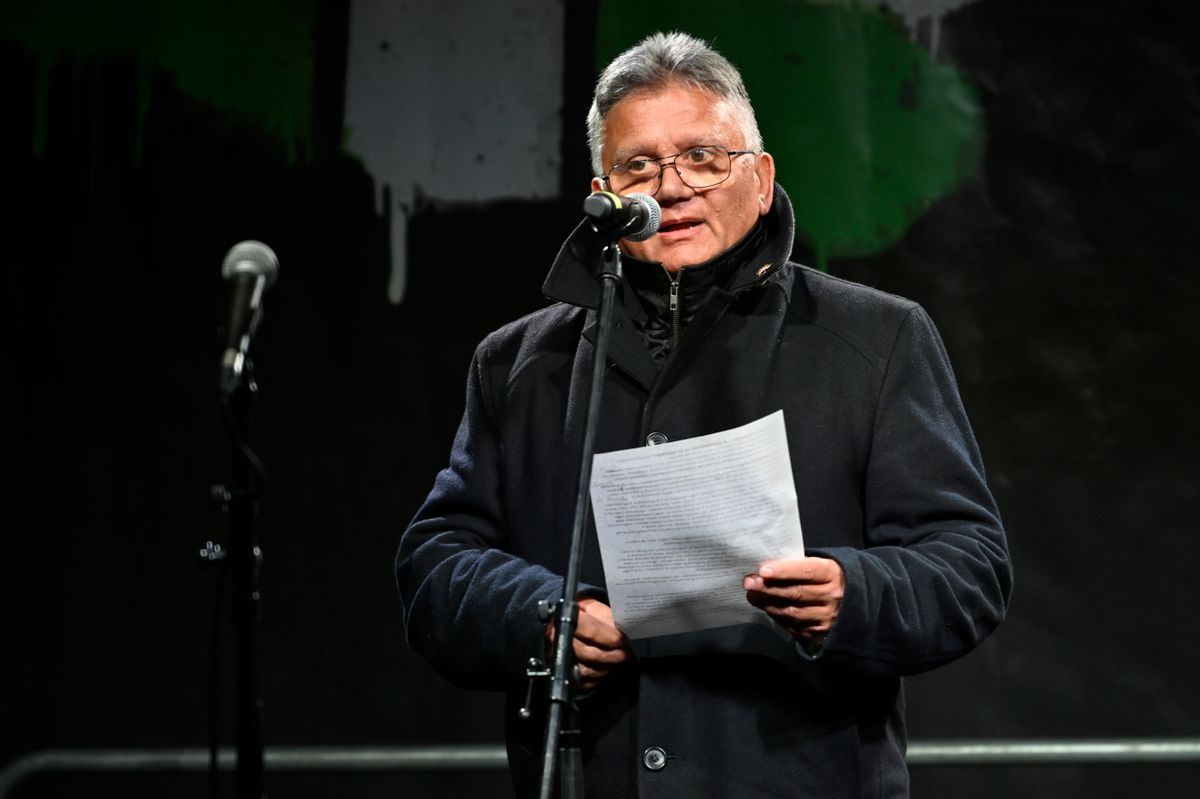 Budapest, 2025. október 5.
Látó János egykori prédikátor beszédet mond a Polgári Ellenállás mozgalom Juhász Péter influenszer, volt politikus mellett tartott szolidaritási demonstrációján Budapesten, a Kossuth Lajos téren 2025. október 5-én. 
MTI/Purger Tamás