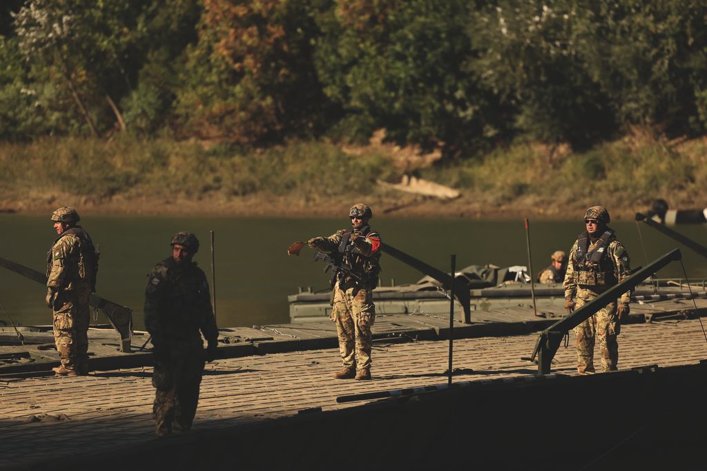 Adaptive Hussars 2025 országvédelmi gyakorlat pontonhíd Tisza