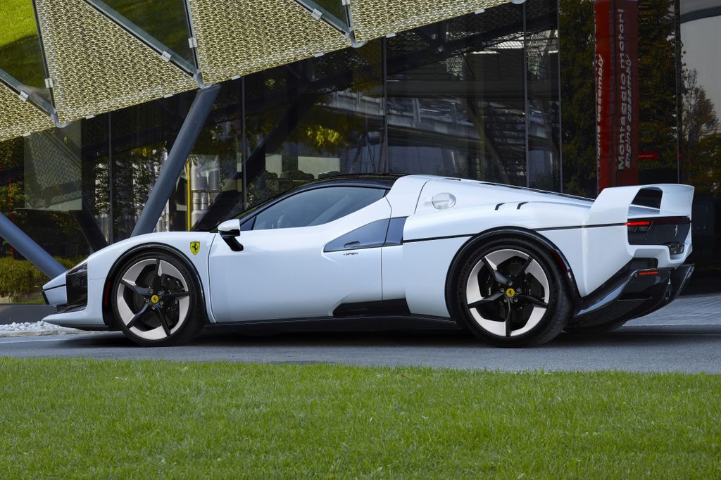 Ferrari SC40