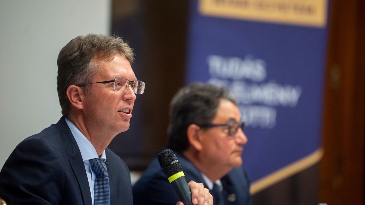 Hankó Balázs: A megújult egyetemi világ segíti a felsőoktatási intézmények előrelépését