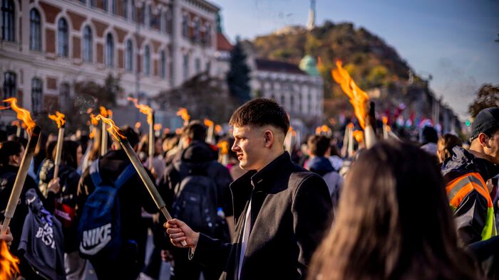 fáklyás emlékmenet 1956-os forradalom október 23.