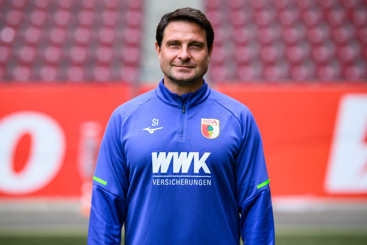 Szabics Imre az idény elején még az Augsburg másodedzőjeként pózolt