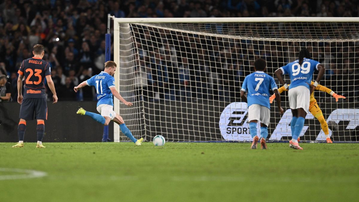 A Napoli-edző Antonio Conte játékosa, a sérülés miatt később lecserélt De Bruyne szerezte meg a vezetést