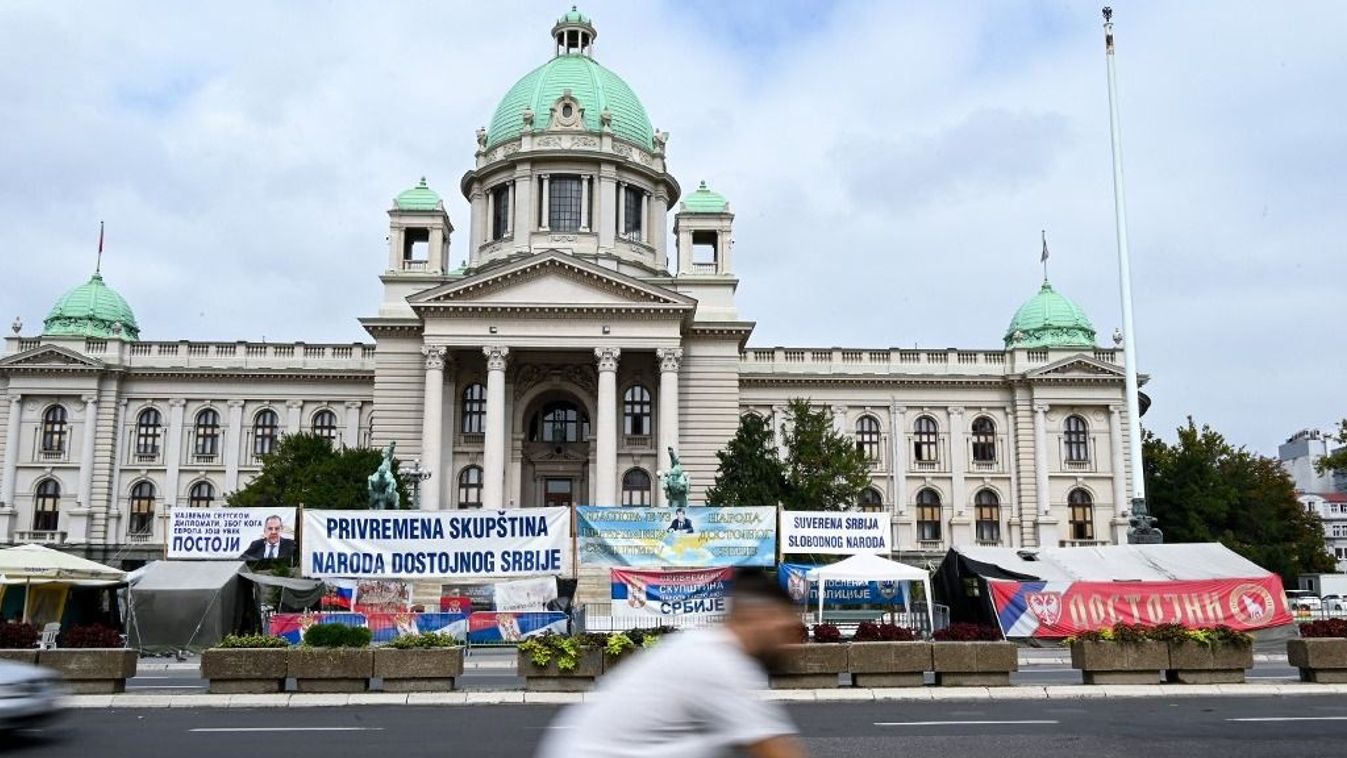 Szerb parlament (Fotó: AFP)