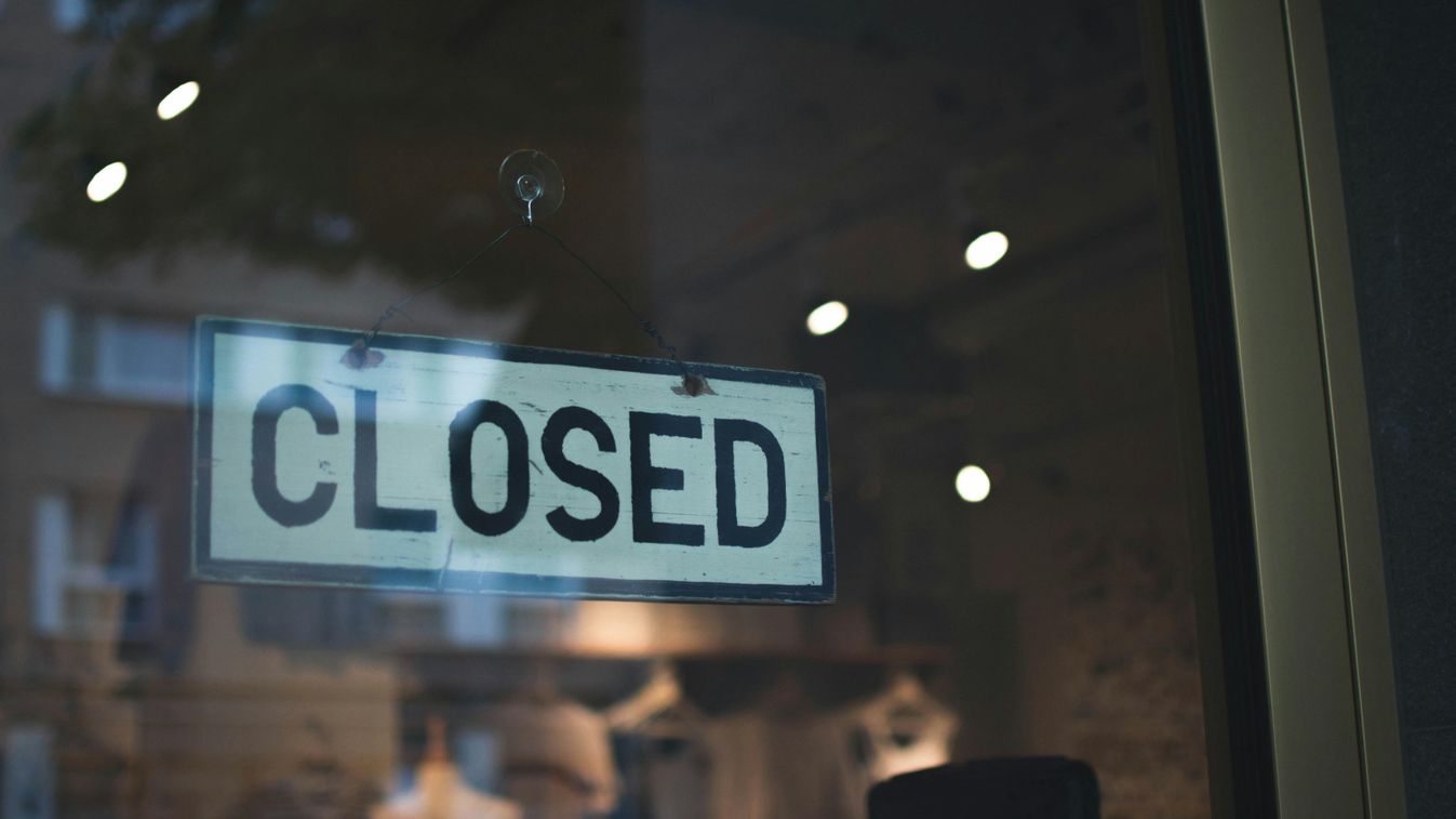 closed,zárva