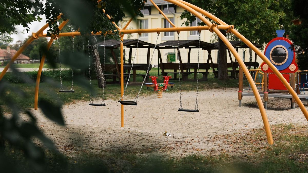 Bőnyi erőszak: előbb a játszótéren, majd egy eldugott helyen bántalmazta kishúgát a 29 éves férfi