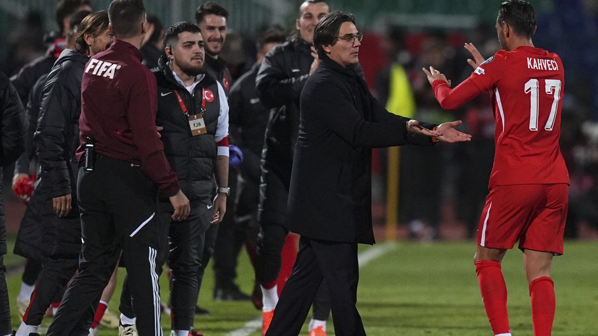 Arda Gülert dicsőítik, akinek a vezérletével a 0-6-ra 6-1-gyel válaszoltak a törökök
