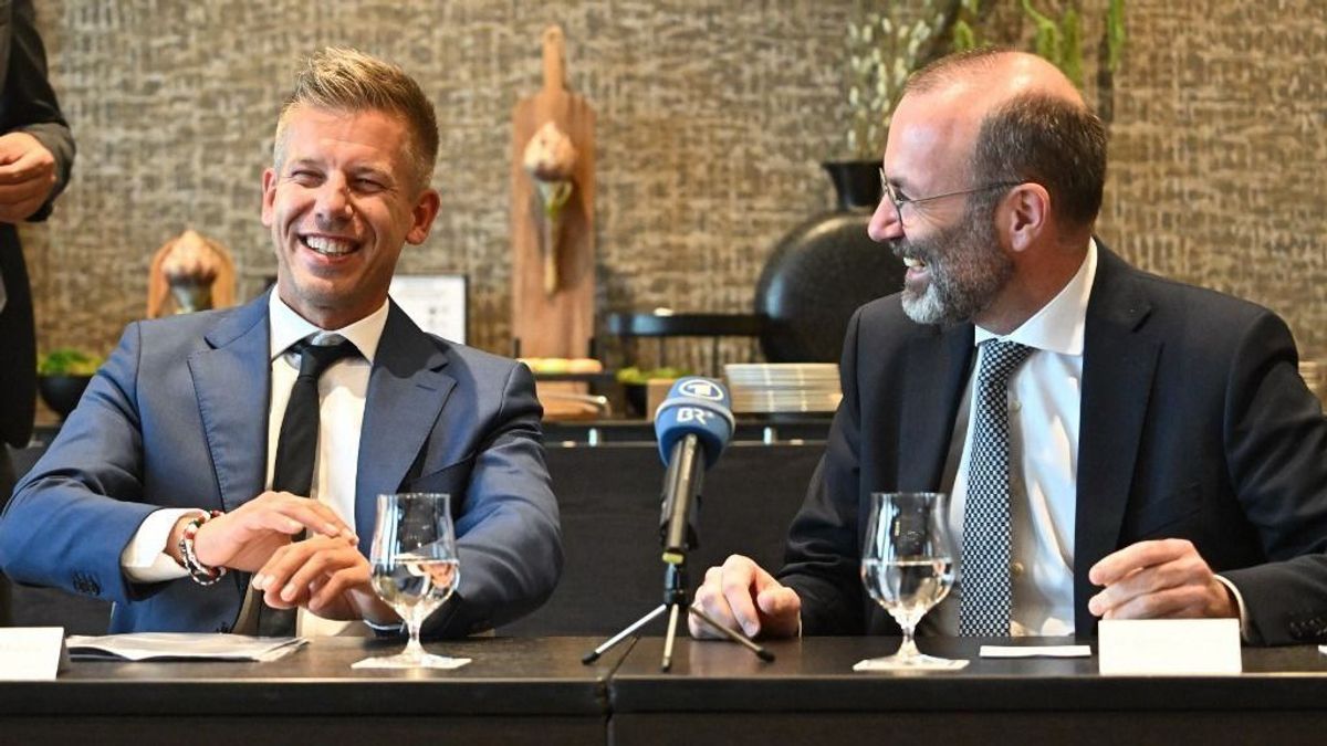 A magyar ellenzék úgy táncol, ahogy az Európai Néppárt fütyül + videó