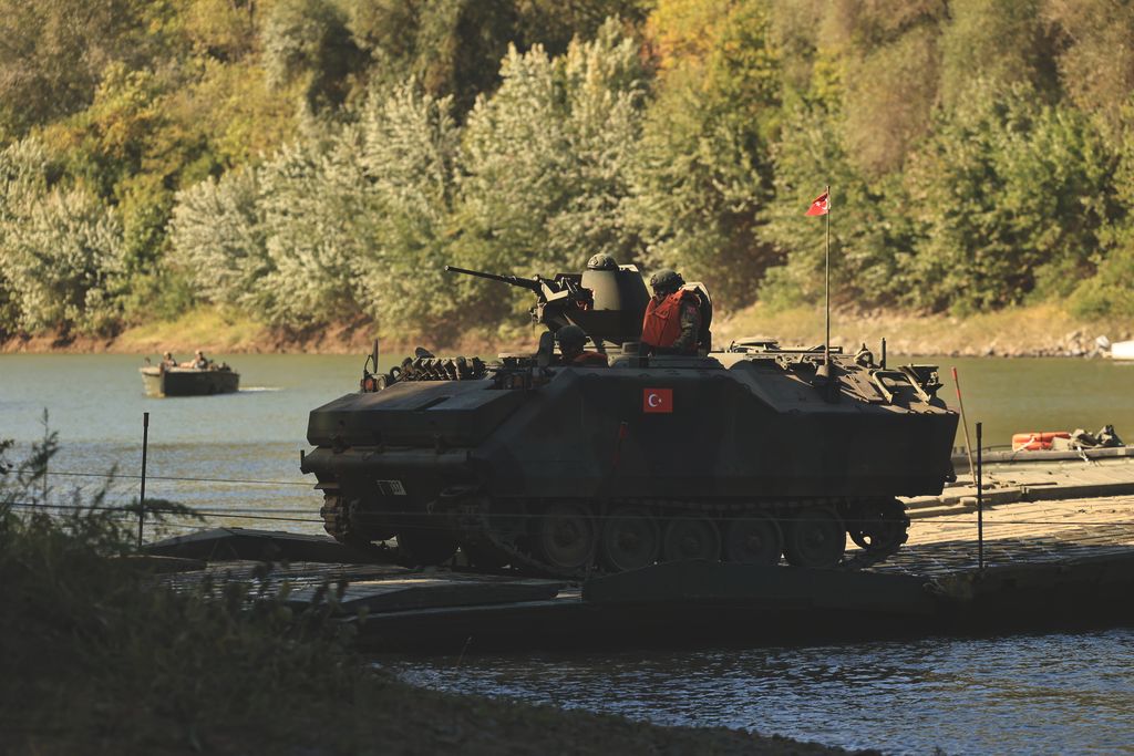Adaptive Hussars 2025 országvédelmi gyakorlat pontonhíd Tisza